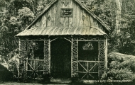 Waratah Hut